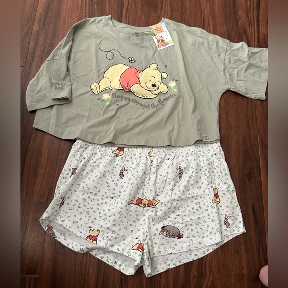 Disney Winnie the Pooh piglet eeyore Medium Women’s shorts pajama set nwt - Picture 1 of 1